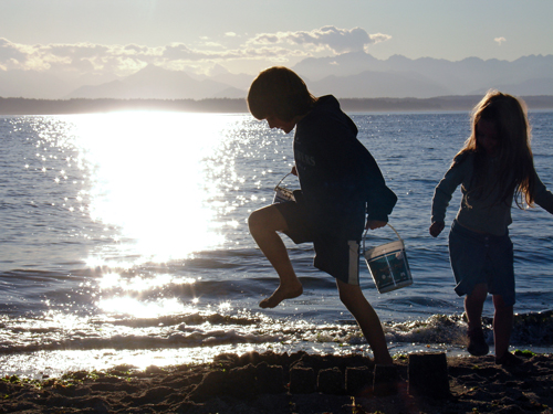 kids-beach-happy